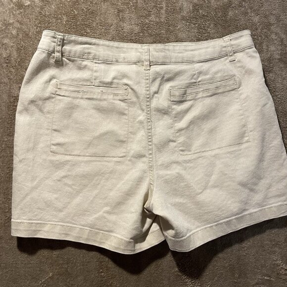 D. Jeans Shorts Womens 14 Plus Khaki Beige Mid Rise Casual Canvas Pockets - Picture 3 of 5